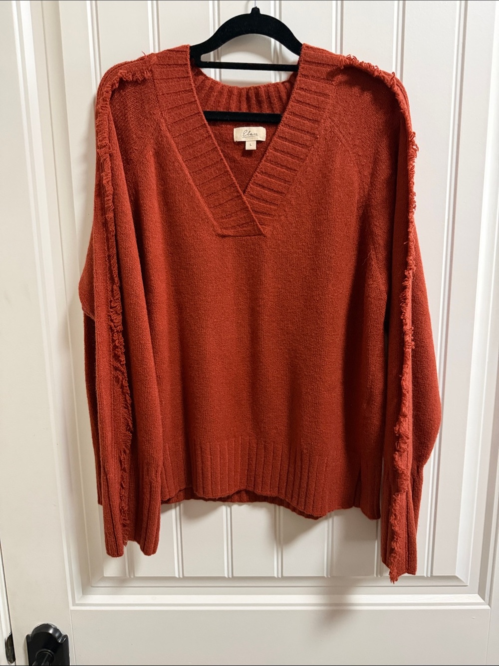 Elan Rust V-Neck Fringe Trim Knit Sweater